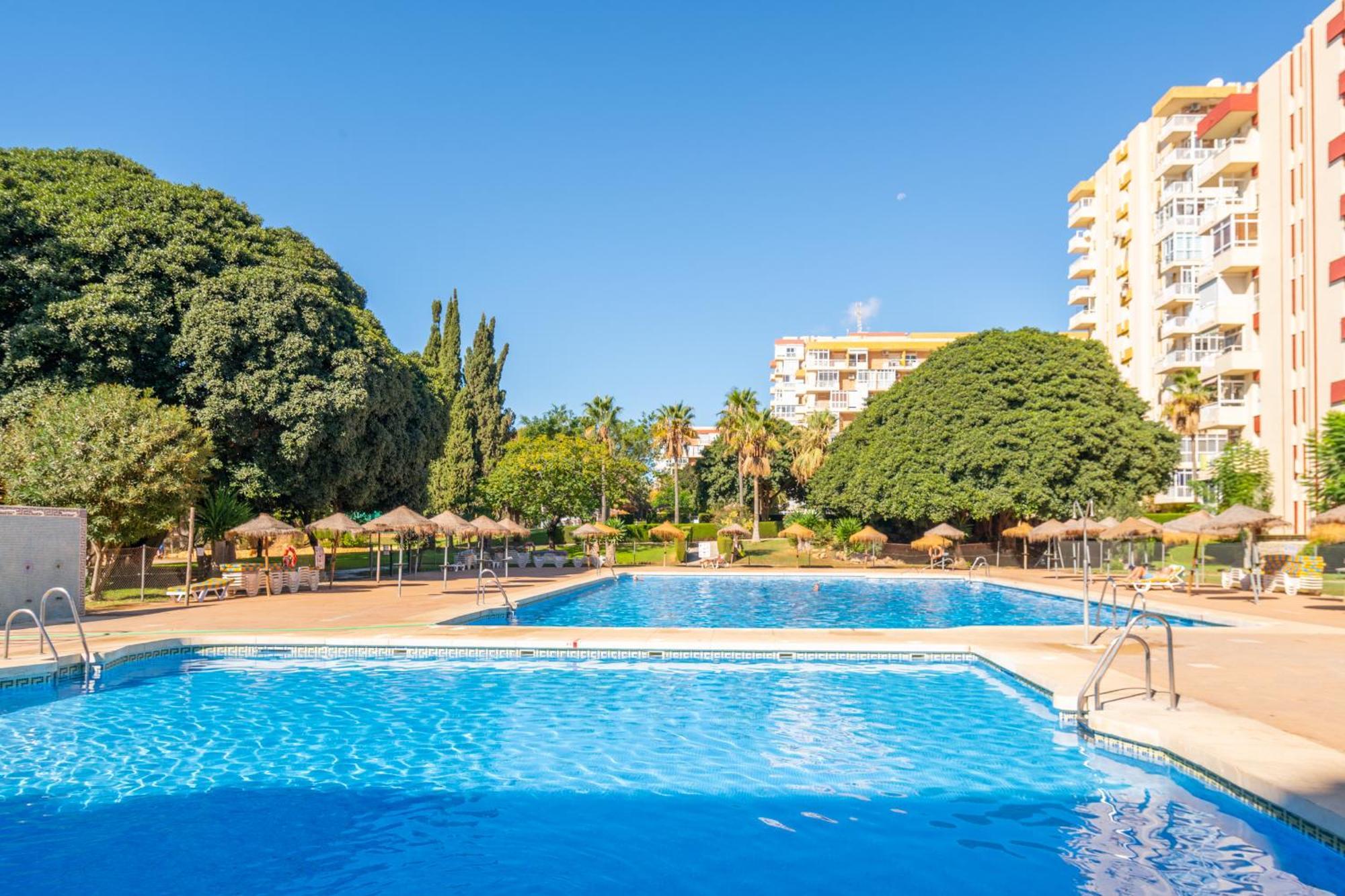 Hercules Pool & Beach Бенальмадена Экстерьер фото