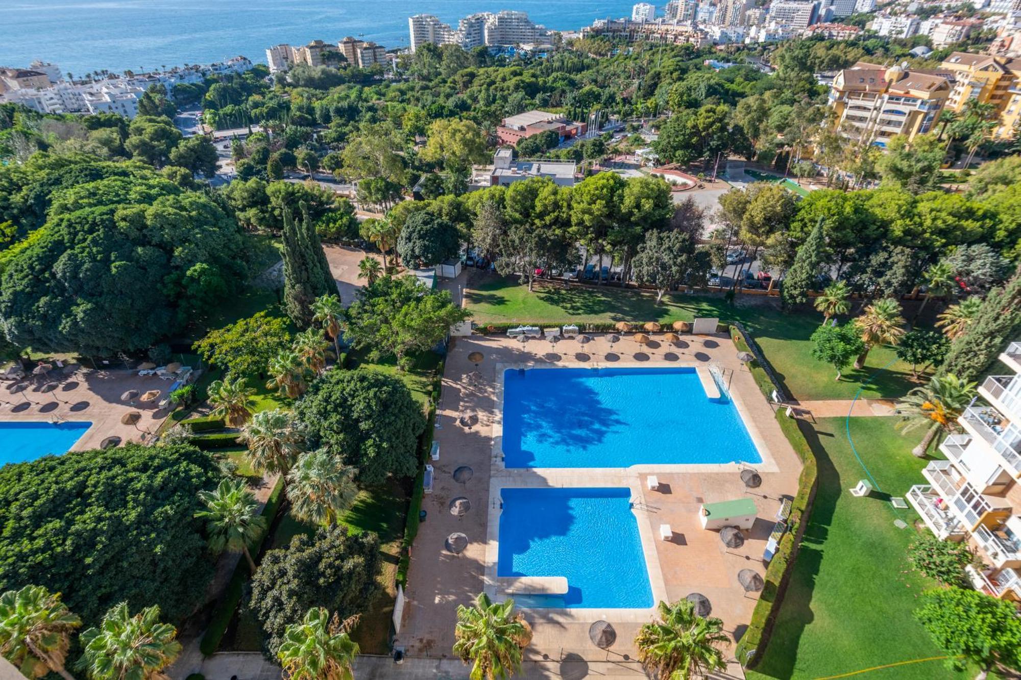 Hercules Pool & Beach Бенальмадена Экстерьер фото